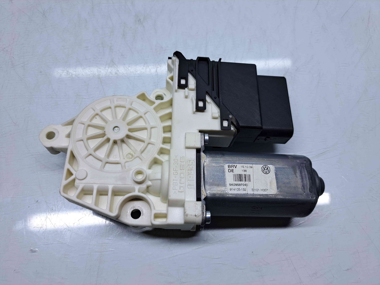 Motoras geam dreapta spate Volkswagen Golf 6 (5K1) [Fabr 2009-2013]