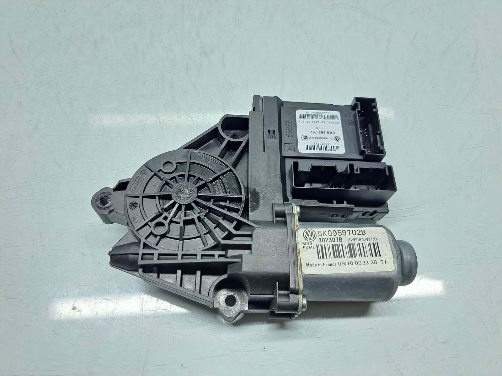 Motoras geam stanga fata Volkswagen Golf 6 (5K1) [Fabr 2009-2013]