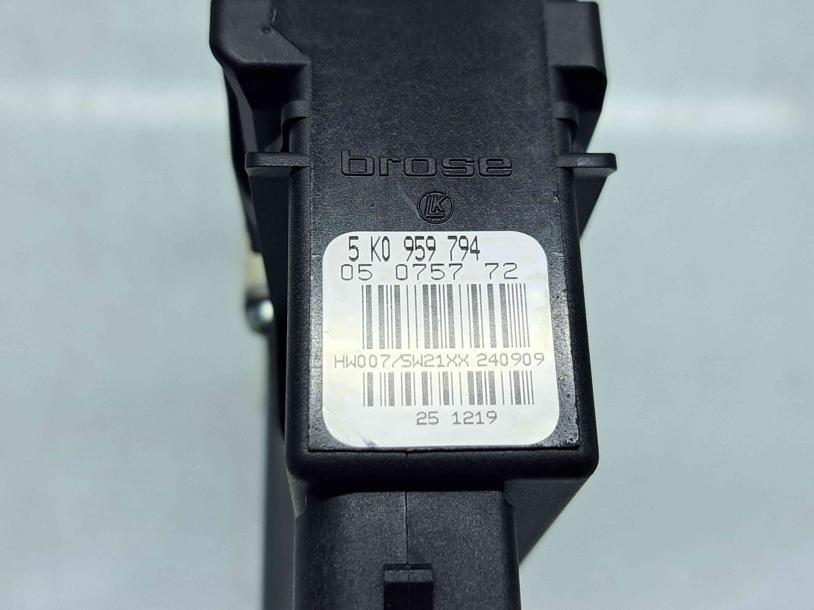 Motoras geam stanga spate Volkswagen Golf 6 (5K1) [Fabr 2009-2013] - imagine 5