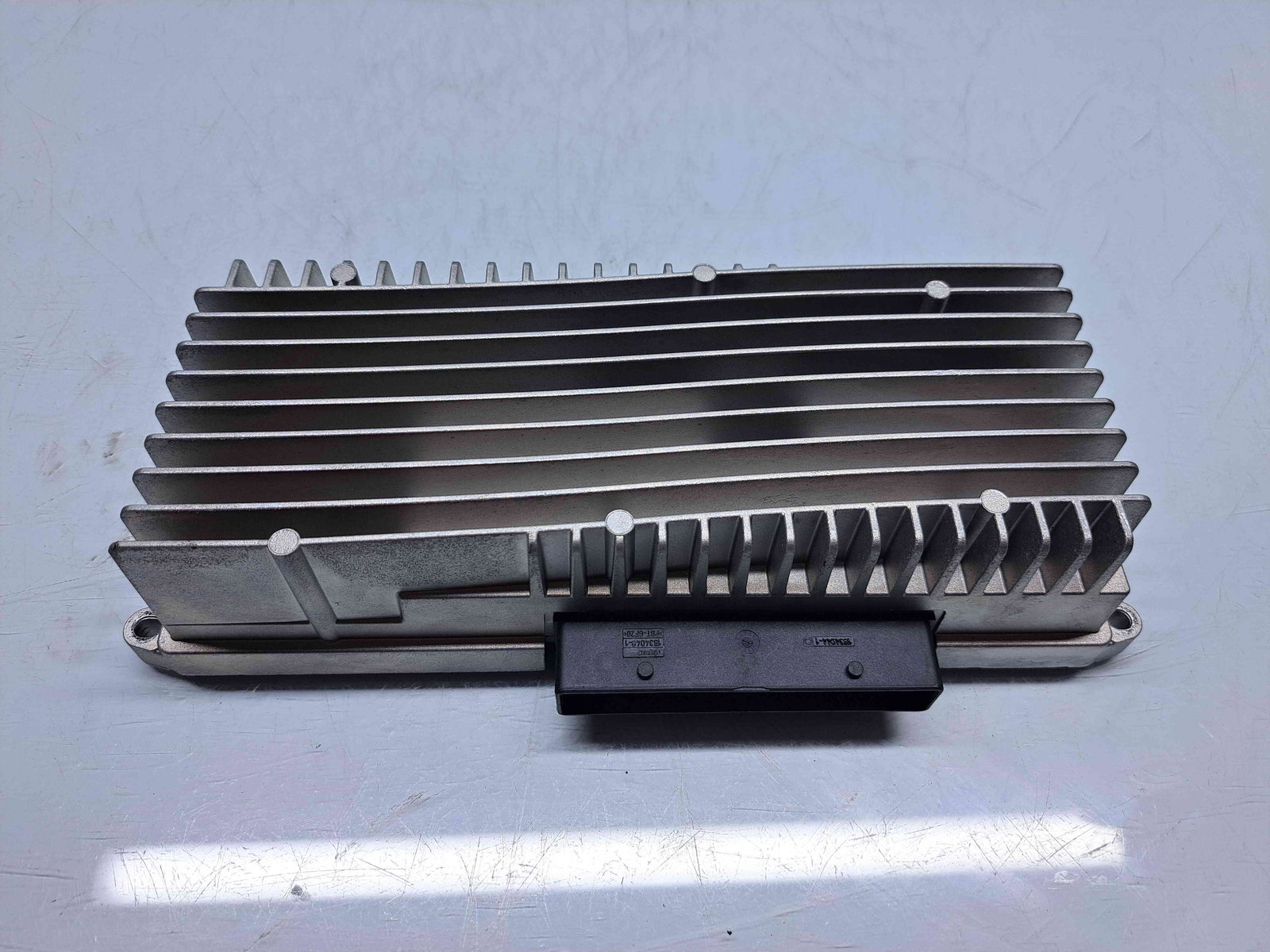 Amplificator audio Audi Q5 (8RB) [Fabr 2008-2016] S-line 8R0035223F - imagine 1