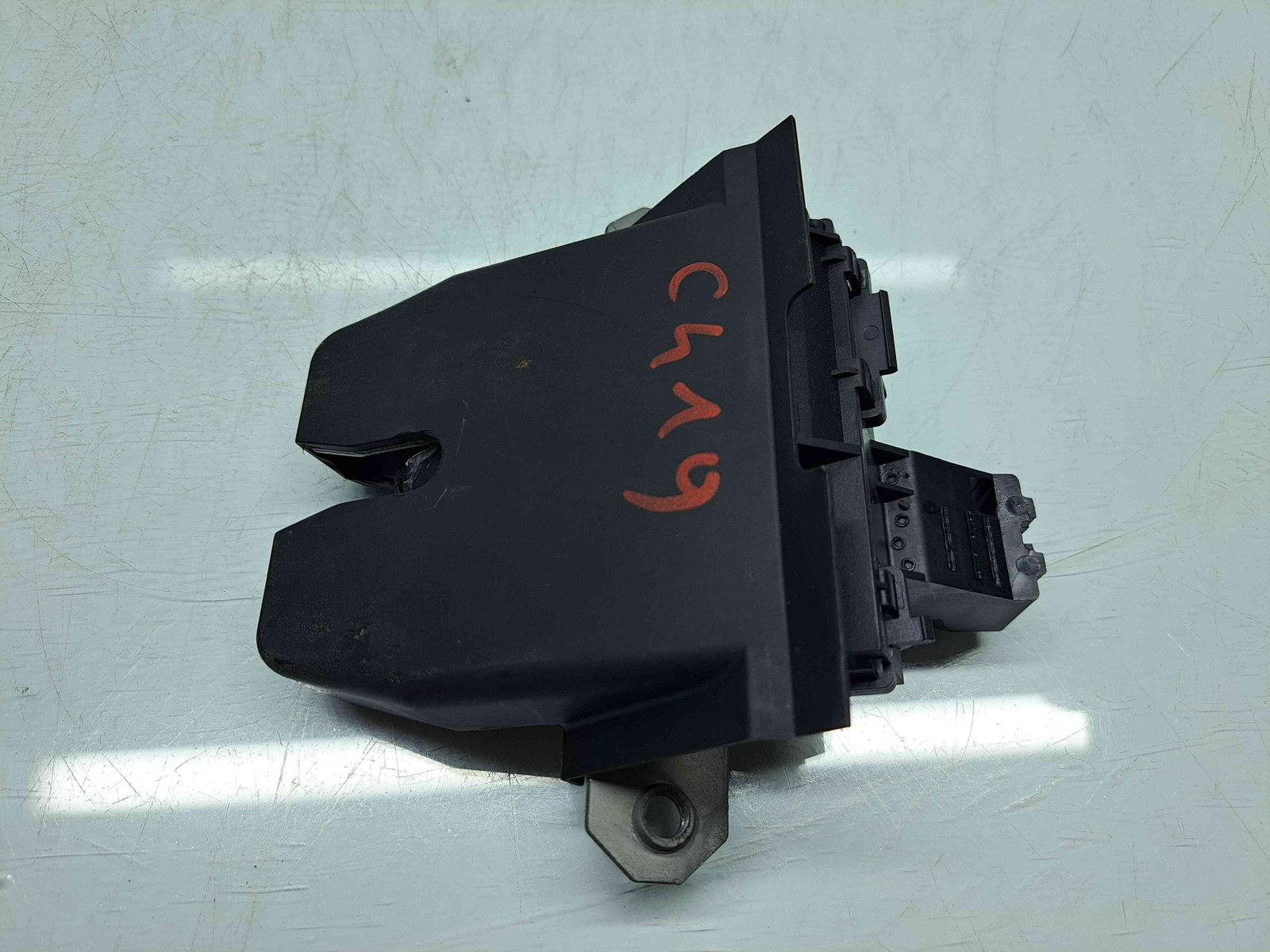 Broasca haion Volvo V40 II Facelift [Fabr 2013-2019] - imagine 2