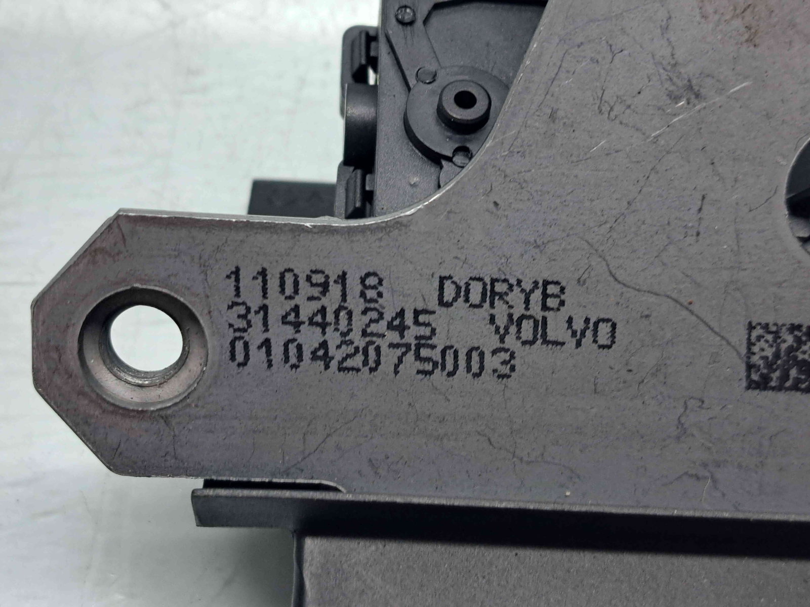 Broasca haion Volvo V40 II Facelift [Fabr 2013-2019] - imagine 5