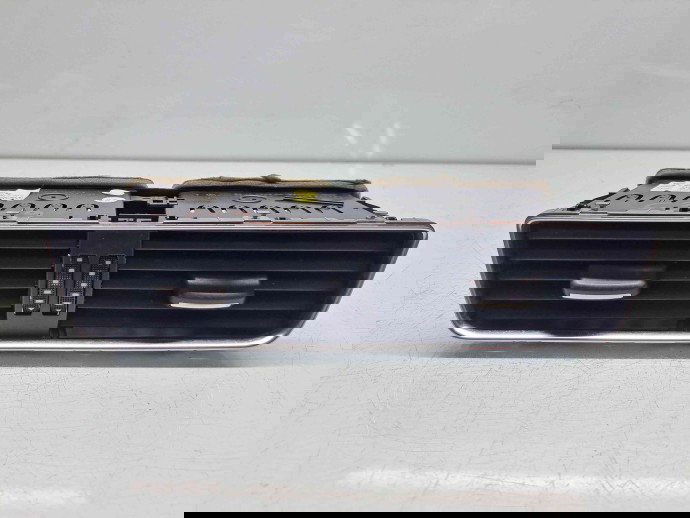  Grila aerisire centrala Audi Q5 (8RB) [Fabr 2008-2016] S-line 8R2820951C