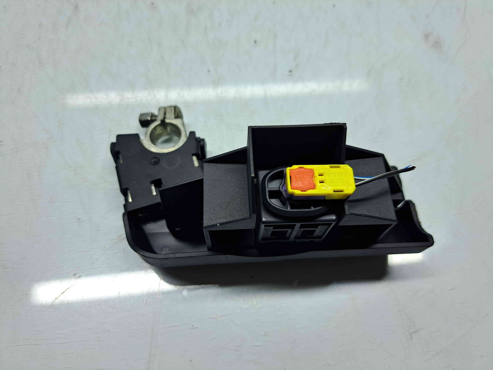 Borna baterie (+) cu capsa AUDI A4 (8K2, B8) [Fabr 2008-2015] 8J0915459 - imagine 3