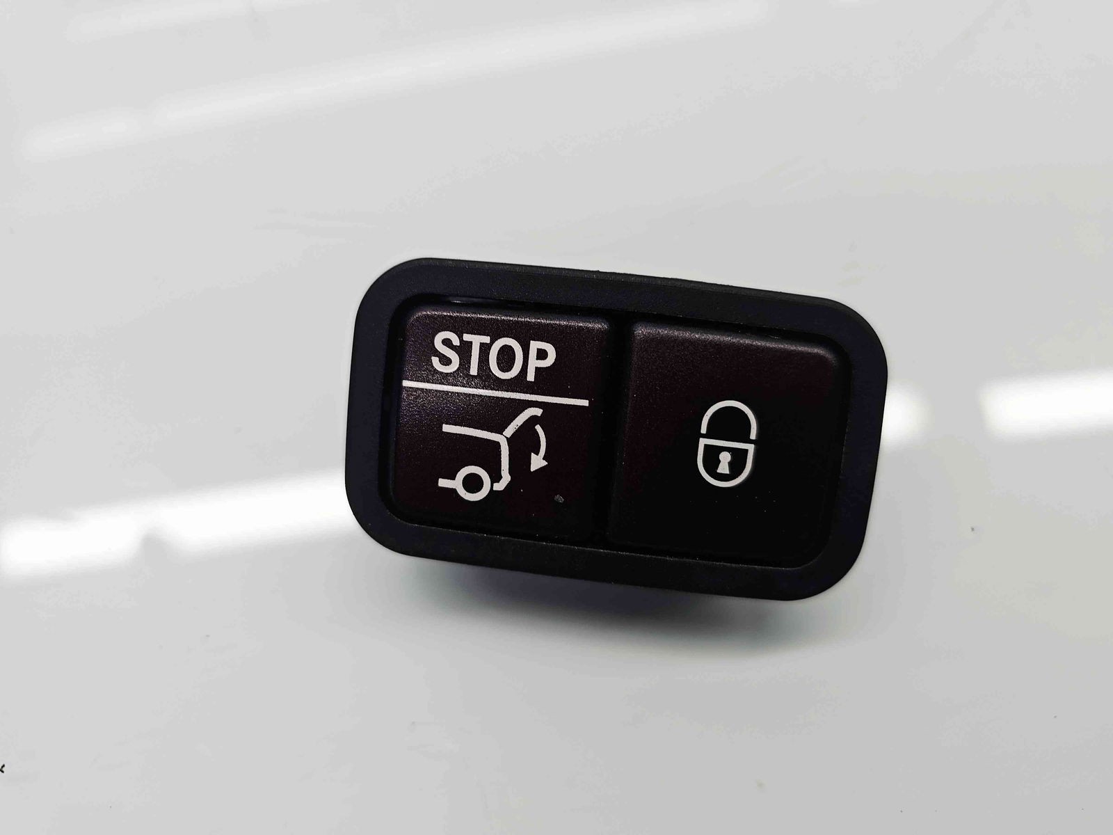 Buton deschidere portbagaj Mercedes GLC SUV (X253) [Fabr 2015-2021] 2128210551 - imagine 2