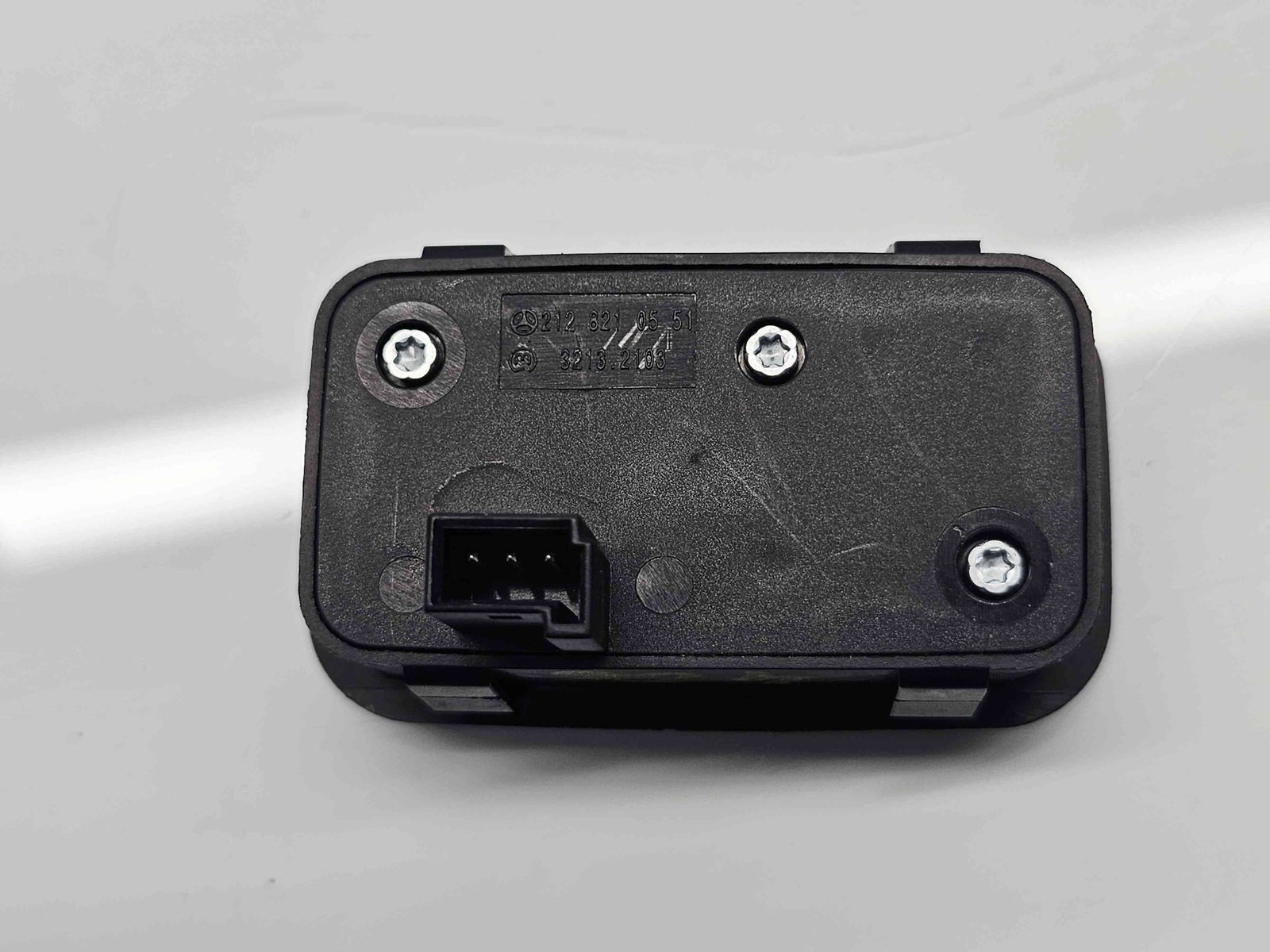 Buton deschidere portbagaj Mercedes GLC SUV (X253) [Fabr 2015-2021] 2128210551 - imagine 3