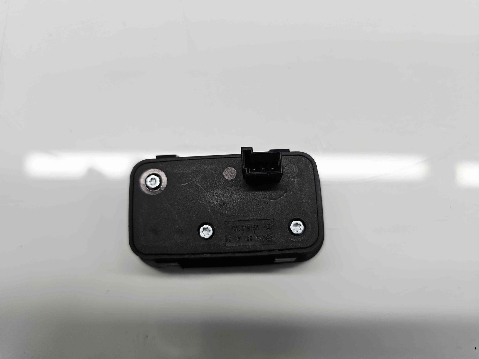 Buton deschidere portbagaj Mercedes GLC SUV (X253) [Fabr 2015-2021] 2128210551 - imagine 5