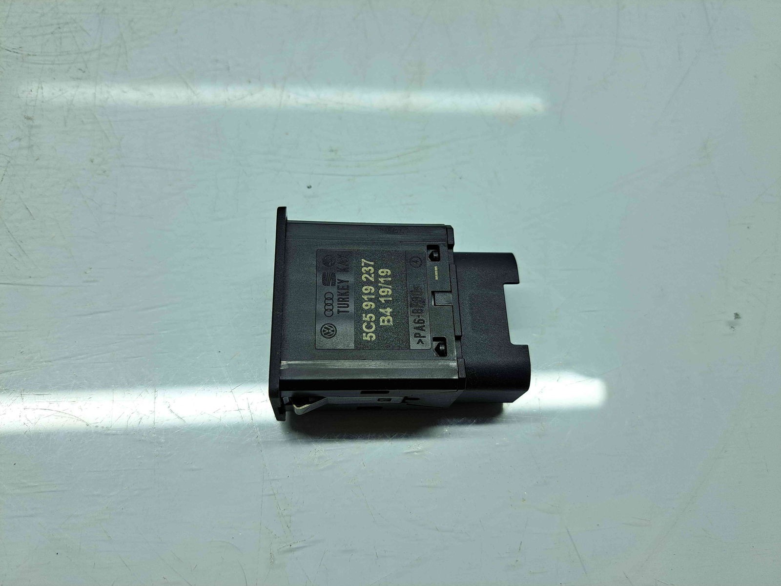 Buton ON/OFF airbag Volkswagen Golf 7 (5G) [Fabr 2014-prezent] 5C5919237 - imagine 4