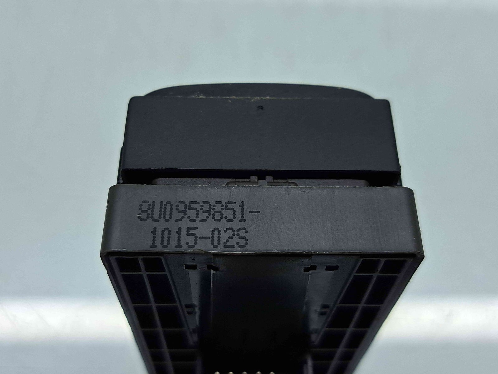 Butoane comanda geamuri sofer AUDI Q3 (8UB) [Fabr 2011-2018] 8U0959851 - imagine 2