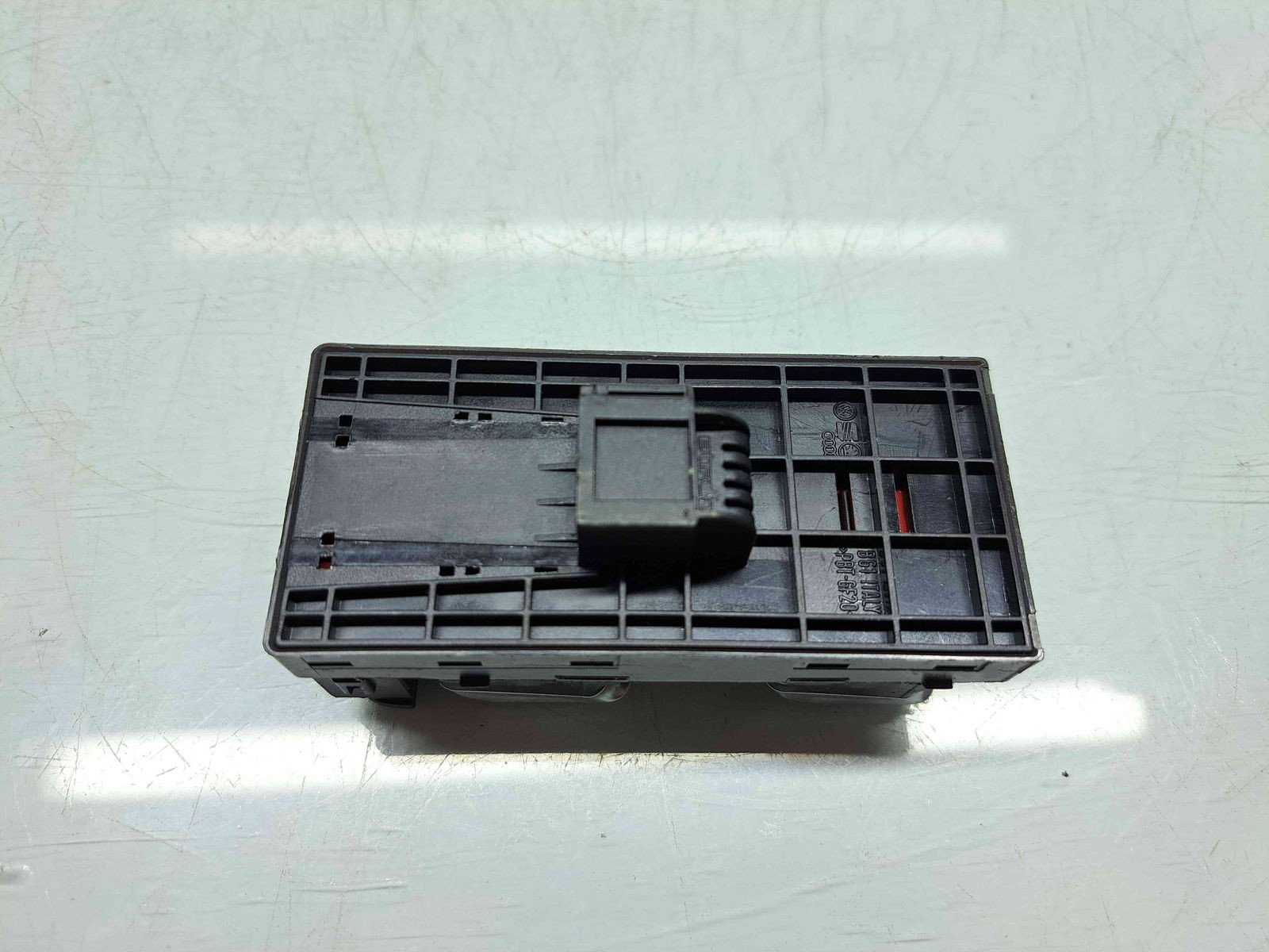 Butoane comanda geamuri sofer AUDI Q3 (8UB) [Fabr 2011-2018] 8U0959851 - imagine 3