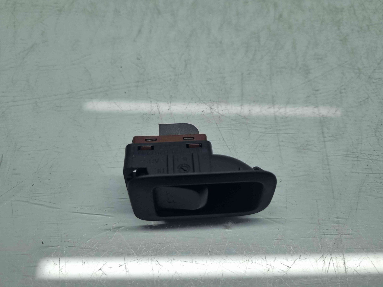 Buton deschidere portbagaj Audi Q5 (8RB) [Fabr 2008-2016] S-line 8K0959831A - imagine 2