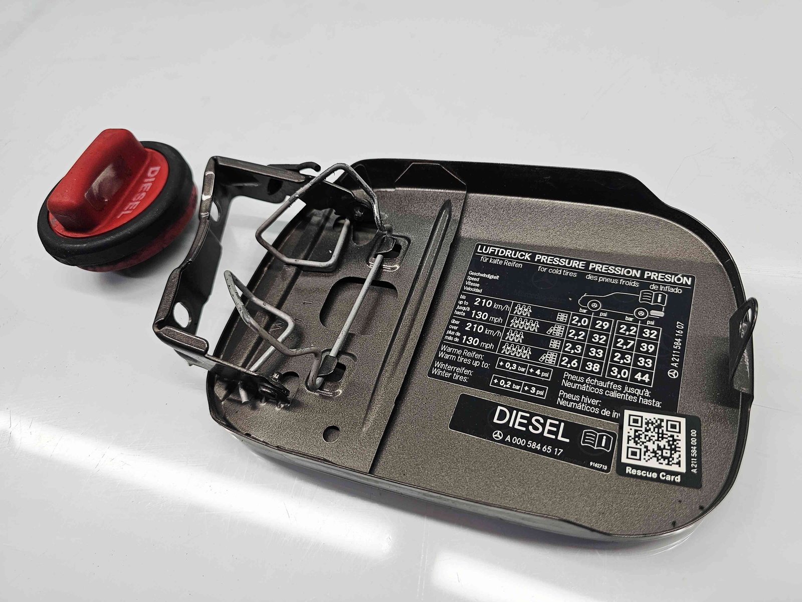 Capac rezervor Mercedes Clasa E (W211) [Fabr 2002-2009] - imagine 3