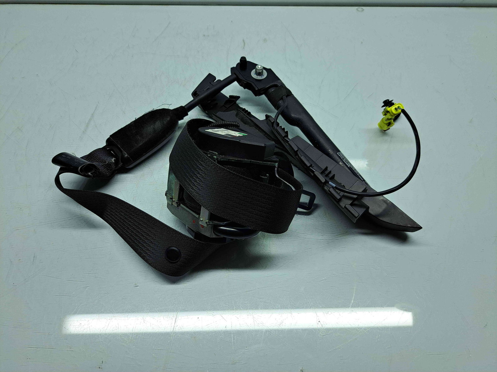 Centura dreapta fata Opel Zafira C (E75) Combi [Fabr 2011-2017] 13394802 - imagine 1