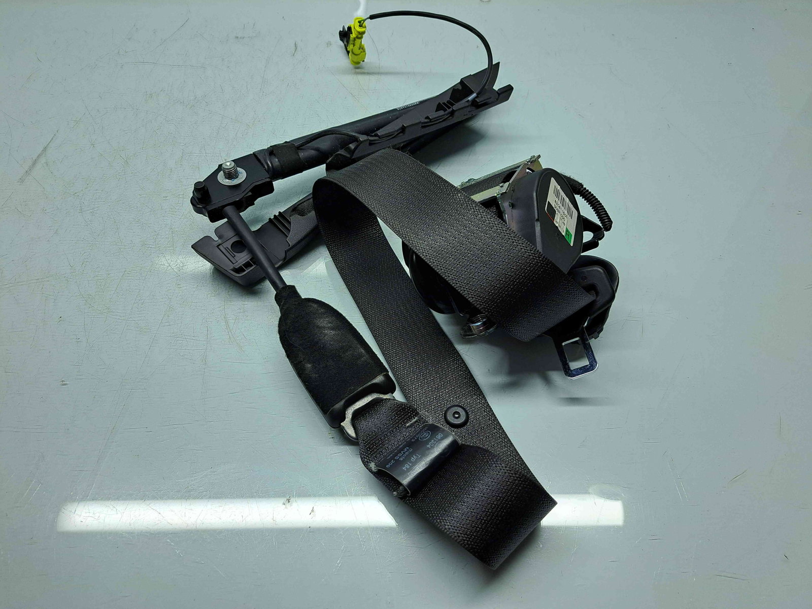 Centura dreapta fata Opel Zafira C (E75) Combi [Fabr 2011-2017] 13394802 - imagine 3