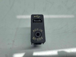  Conector auxiliar USB Bmw 1 (F20) Facelift [Fabr 2011-2017] 9229246