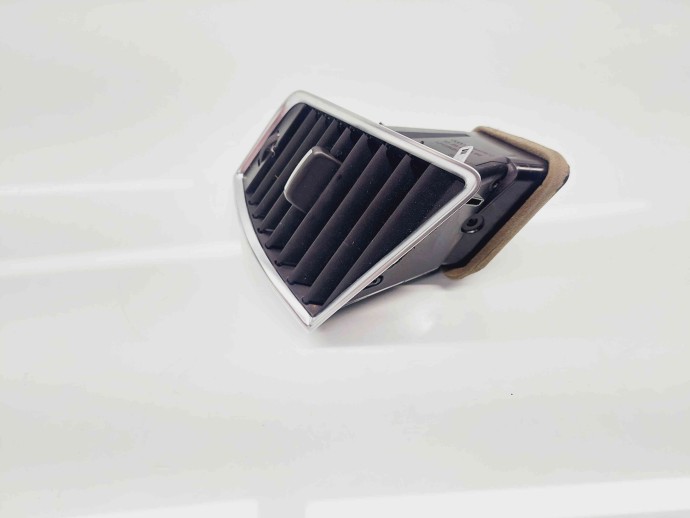  Grila aerisire dreapta Audi Q5 (8RB) [Fabr 2008-2016] S-line 8R2820902B