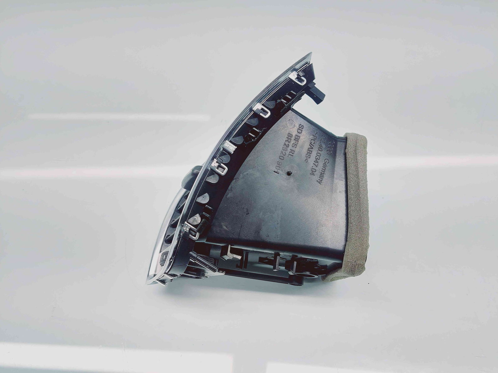 Grila aerisire stanga Audi Q5 (8RB) [Fabr 2008-2016] S-line 8R2820901B - imagine 2