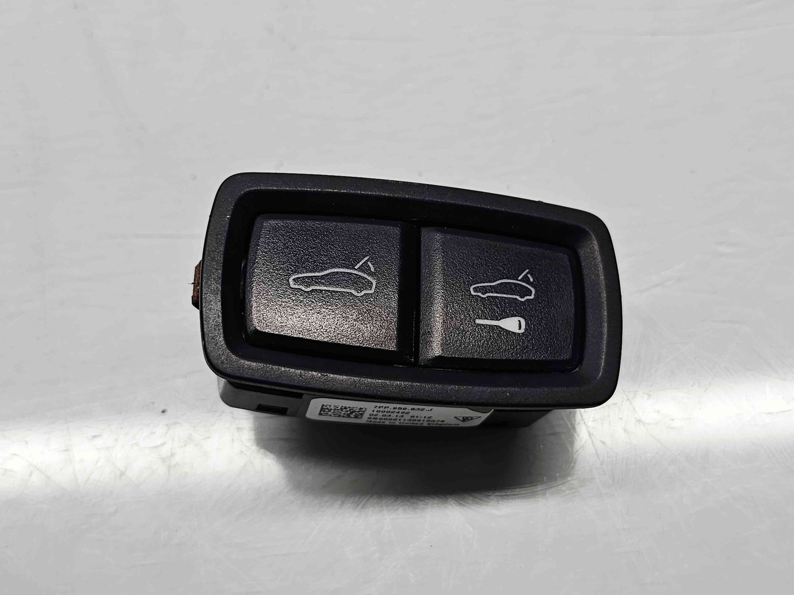 Buton deschidere portbagaj PORSCHE Cayenne (92A) [Fabr 2010-2017] 7PP959032J - imagine 1