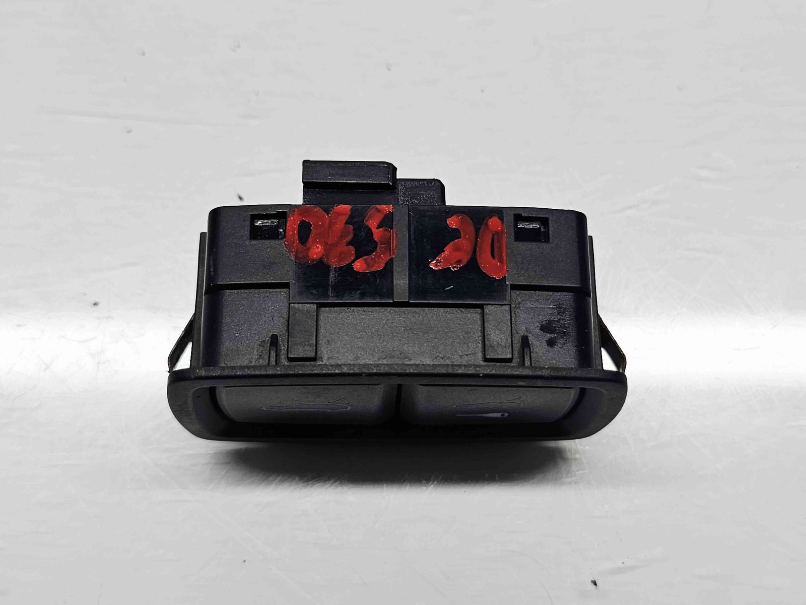 Buton deschidere portbagaj PORSCHE Cayenne (92A) [Fabr 2010-2017] 7PP959032J - imagine 2