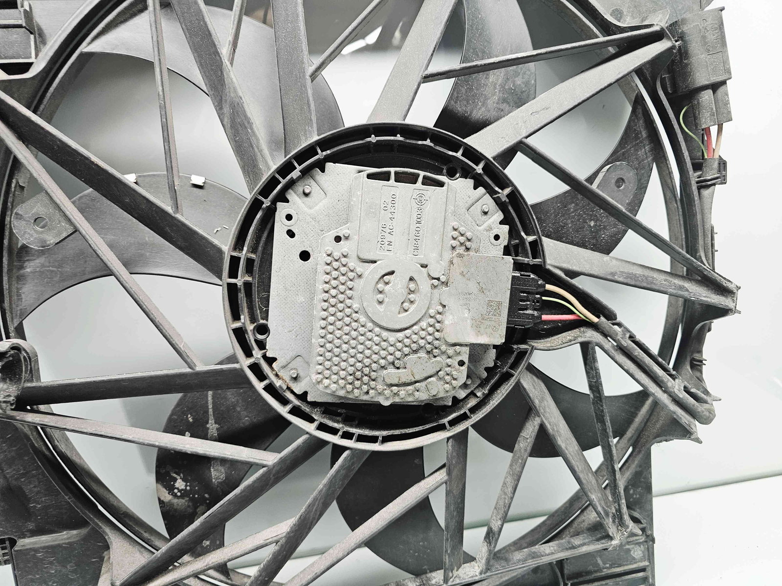 Electroventilator Bmw X3 (F25) [Fabr 2010-2017] 7601176-03 2.0 B47D 140KW / 190CP - imagine 2