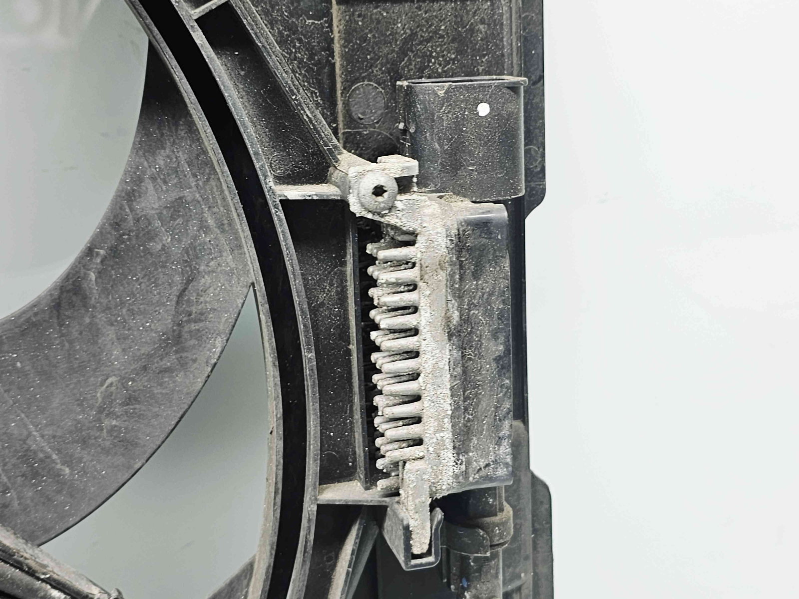 Electroventilator Bmw 1 (F21) [Fabr 2012-2017] 7640508-02 2.0 N47D 85KW / 115CP - imagine 3