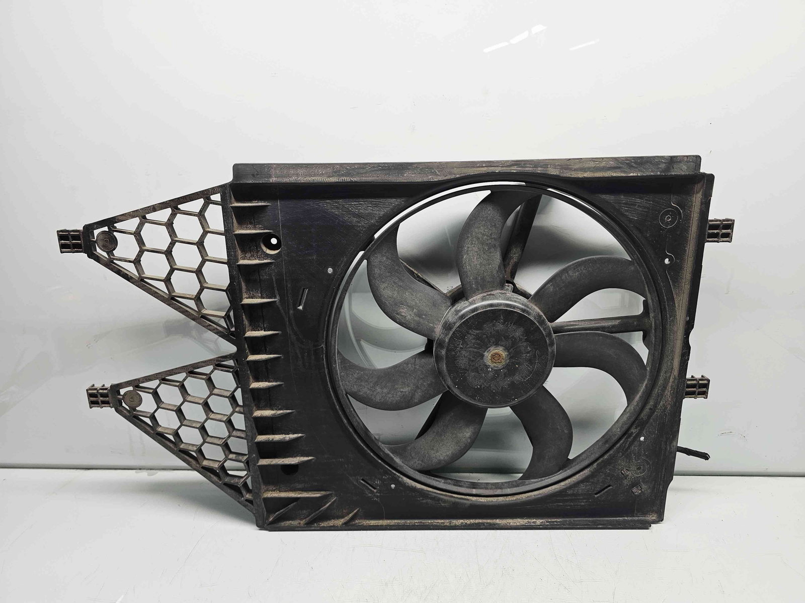 Electroventilator Seat Ibiza 5 (6J5) FR [Fabr 2008-2017] 6R0121207Q 1.2 TSI CBZB 77KW / 105CP - imagine 4