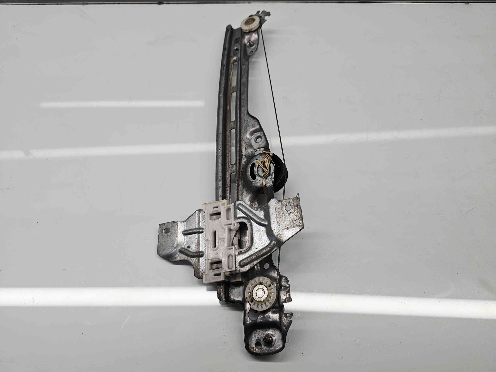 Macara electrica geam dreapta spate Peugeot 308 (II) [Fabr 2013-2020] - imagine 1