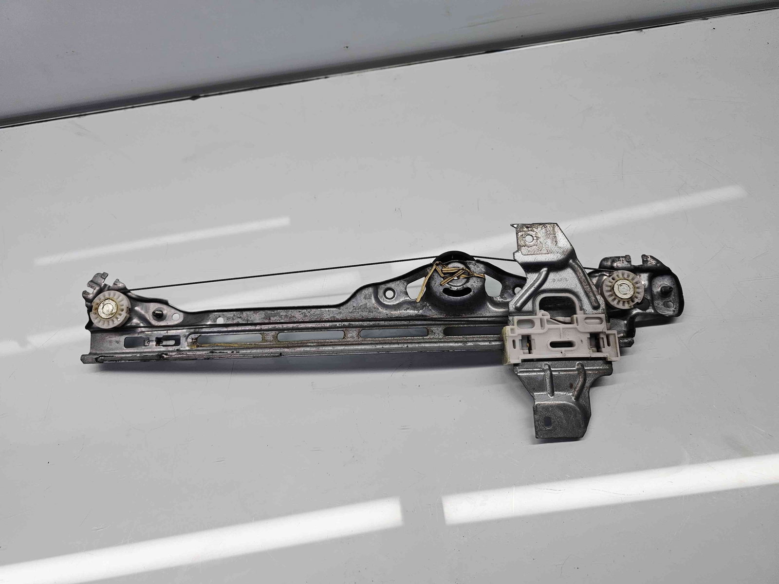 Macara electrica geam dreapta spate Peugeot 308 (II) [Fabr 2013-2020] - imagine 2