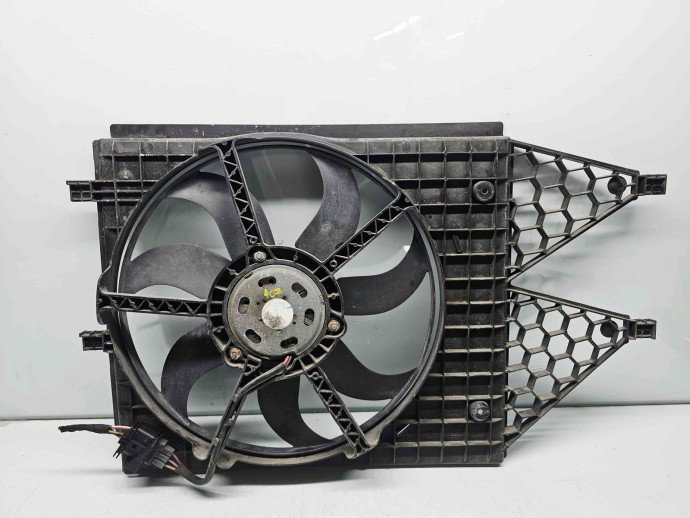 Electroventilator  Volkswagen Polo (6R) [Fabr 2009-2016] 6R0121207Q 1.2 TSI CBZB 77KW / 105CP