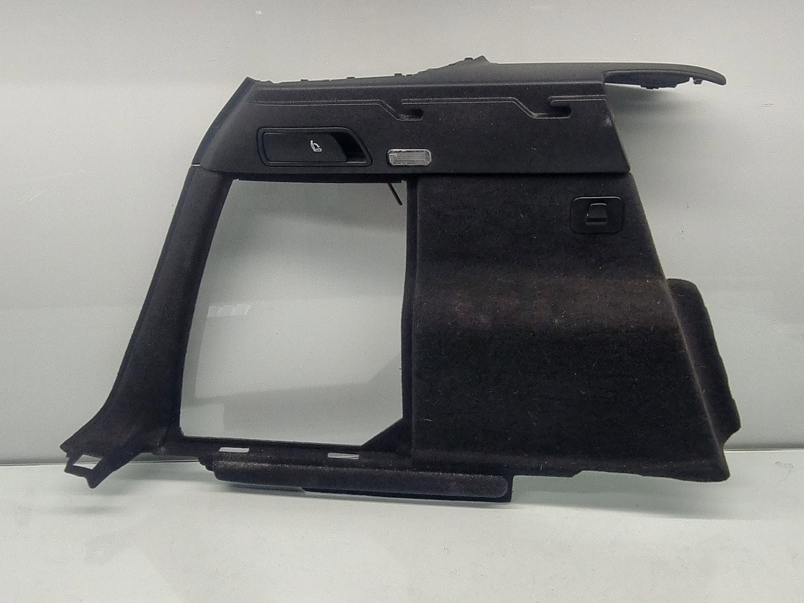 Ornament portbagaj AUDI Q5 (8RB) [Fabr 2008-2016] S-line 8R0863879D 2.0 TDI CGLB 125 KW / 170 CP - imagine 1