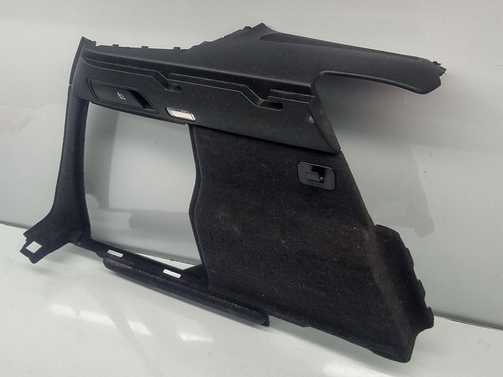 Ornament portbagaj AUDI Q5 (8RB) [Fabr 2008-2016] S-line 8R0863879D 2.0 TDI CGLB 125 KW / 170 CP - imagine 2