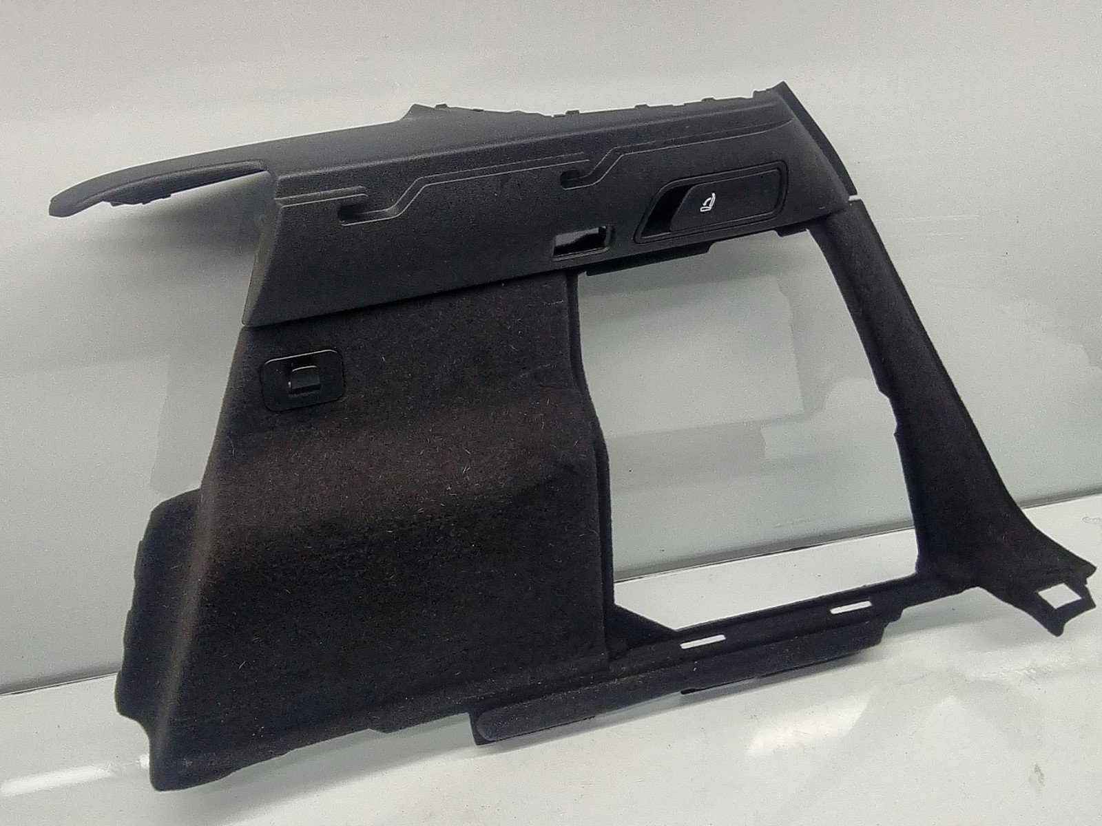 Ornament portbagaj AUDI Q5 (8RB) [Fabr 2008-2016] S-line 8R0863880F 2.0 TDI CGLB 125 KW / 170 CP - imagine 2