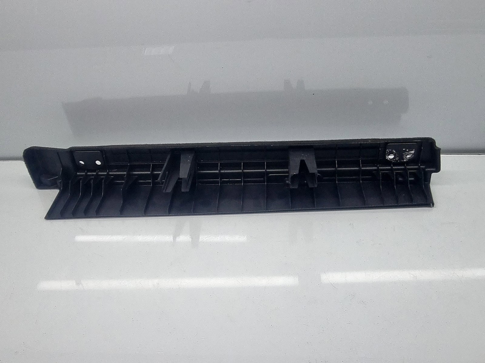 Ornament portbagaj AUDI Q5 (8RB) [Fabr 2008-2016] S-line 8R0861827 2.0 TDI CGLB 125 KW / 170 CP - imagine 2