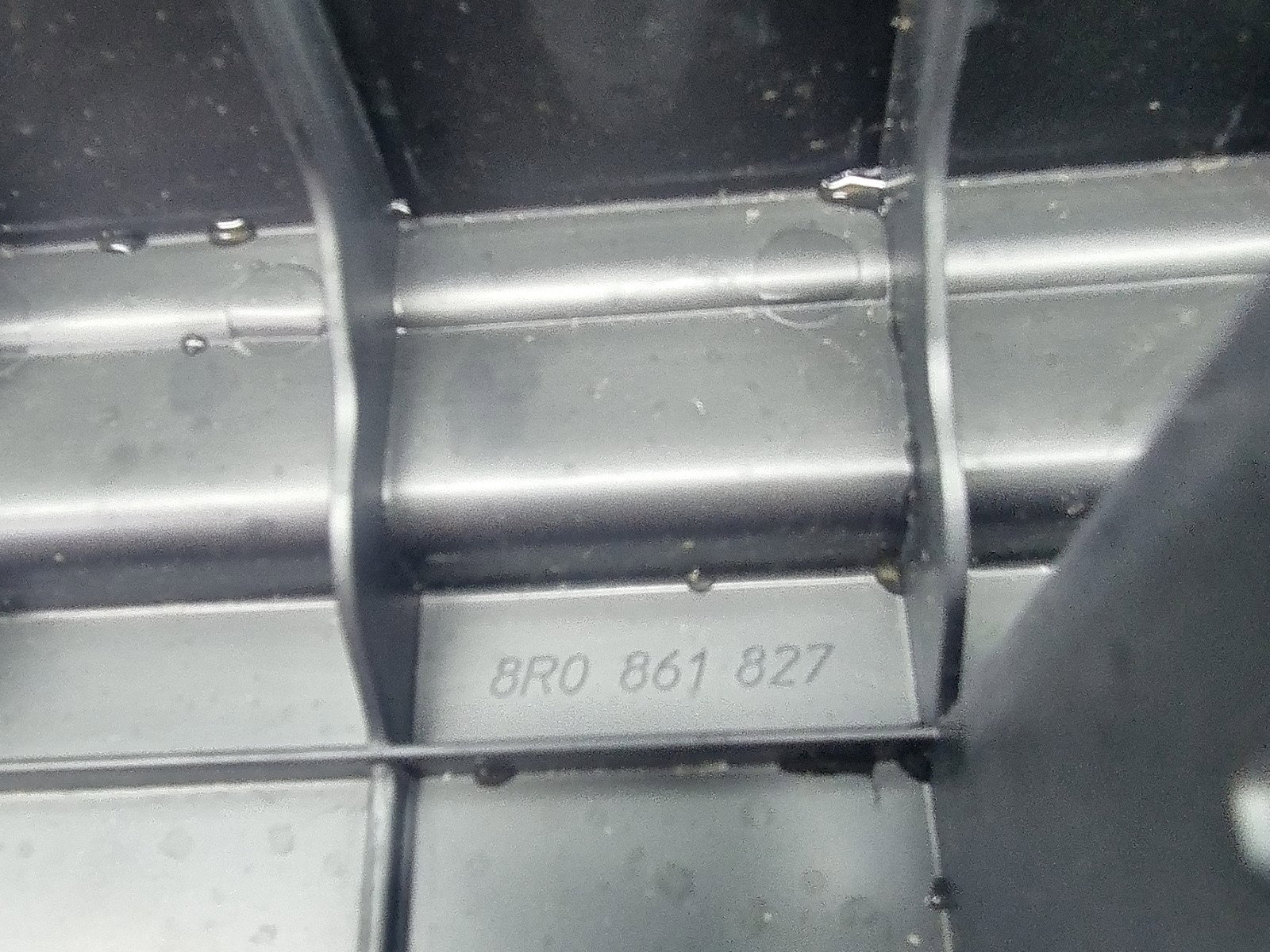 Ornament portbagaj AUDI Q5 (8RB) [Fabr 2008-2016] S-line 8R0861827 2.0 TDI CGLB 125 KW / 170 CP - imagine 3