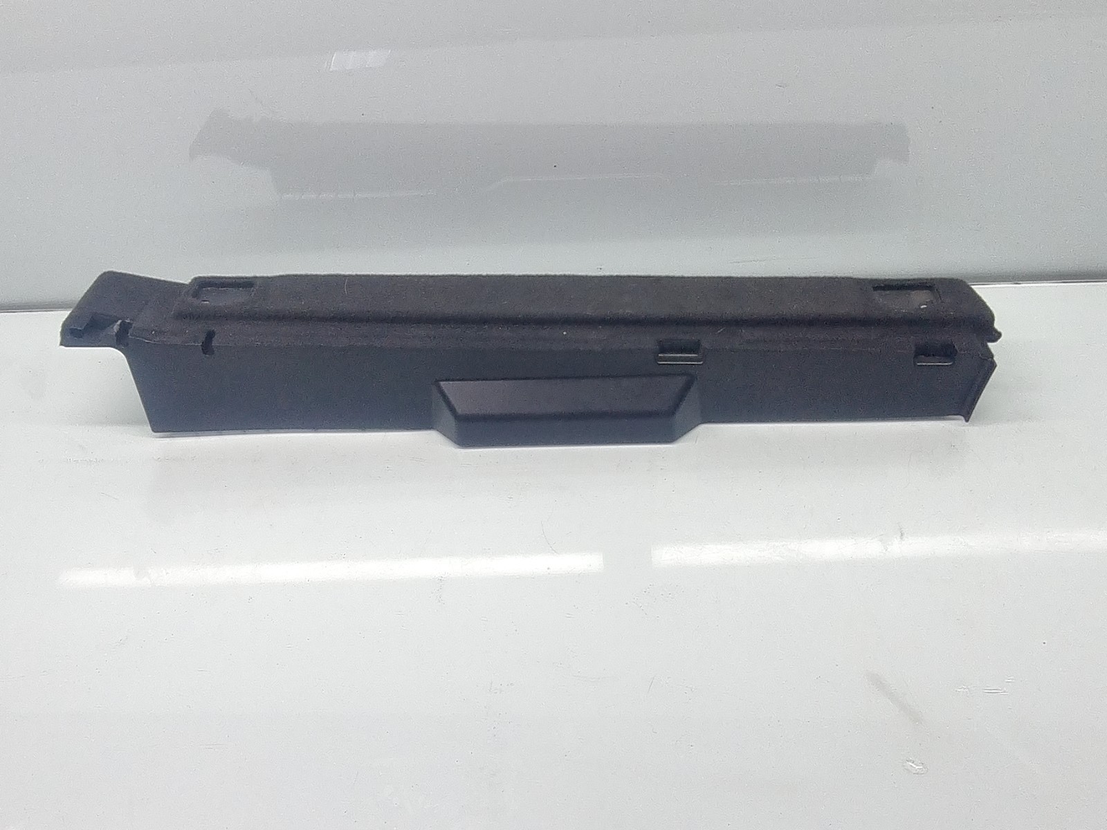 Ornament portbagaj AUDI Q5 (8RB) [Fabr 2008-2016] S-line 8R0861828 2.0 TDI CGLB 125 KW / 170 CP - imagine 1