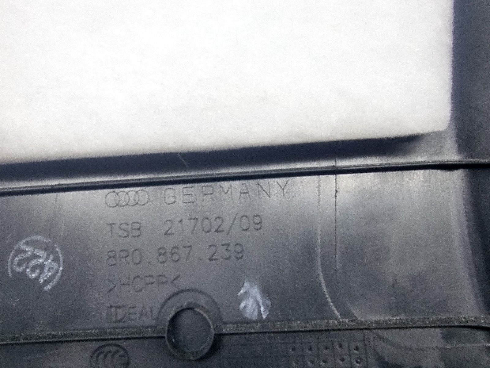 Ornament stalp dreapta AUDI Q5 (8RB) [Fabr 2008-2016] S-line 8R0867239 2.0 TDI CGLB 125 KW / 170 CP - imagine 2