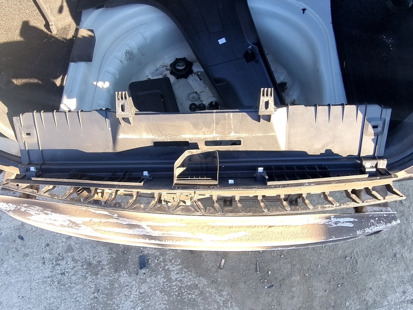 Ornament portbagaj Skoda Octavia 3 Combi (5E5) [Fabr 2012-prezent] Facelift 5E9863459 1.6 TDI DGTE 85KW / 116CP - imagine 2