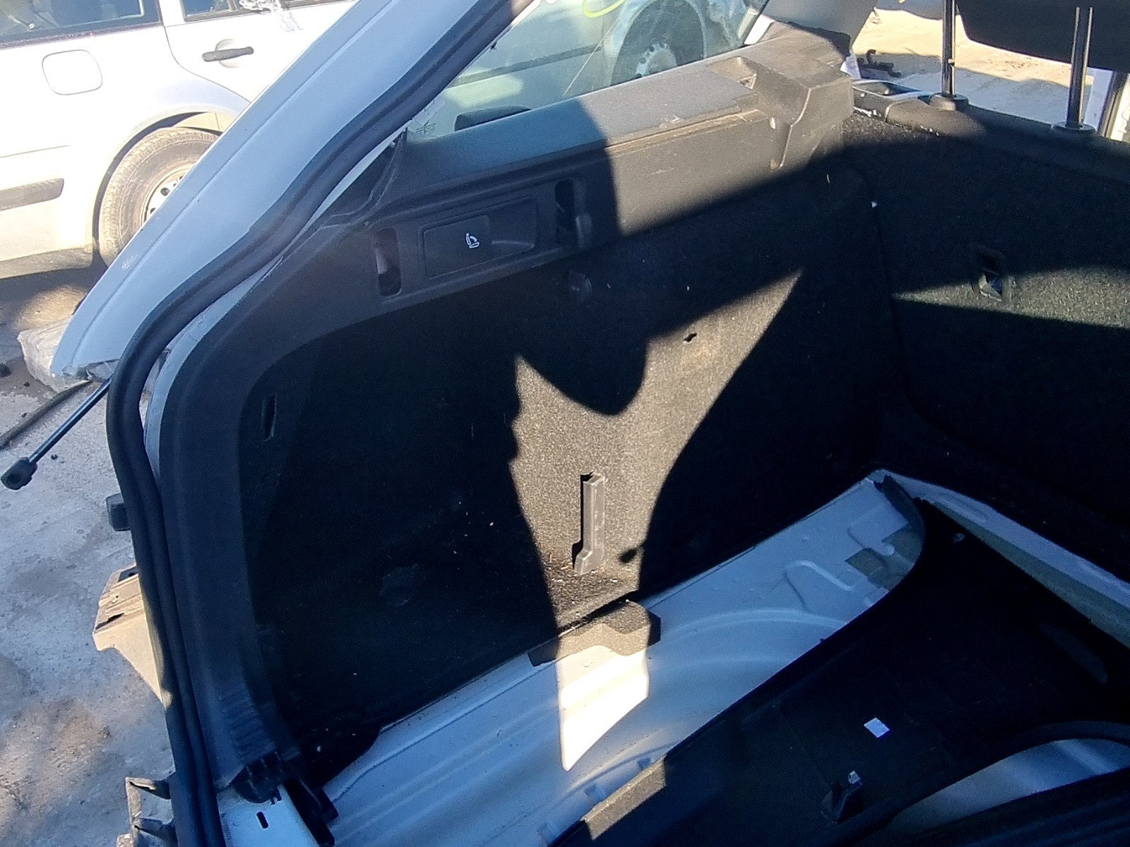 Ornament portbagaj Skoda Octavia 3 Combi (5E5) [Fabr 2012-prezent] Facelift 5E9867427BF 1.6 TDI DGTE 85KW / 116CP - imagine 1