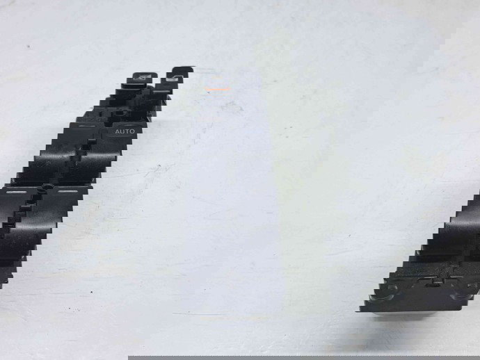  Butoane comanda geamuri sofer Toyota Rav 4 II (CLA2, XA2, ZCA2, ACA2) [Fabr 2000-2006] 84820-42130