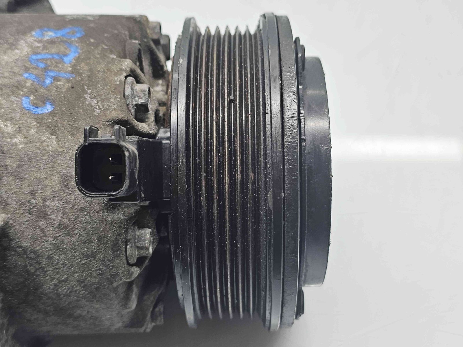 Compresor clima Ford Fiesta 6 facelift [Fabr 2008-2019] AV11-19D629-BC 1.5 TDCI UGJC 70KW / 95CP - imagine 2