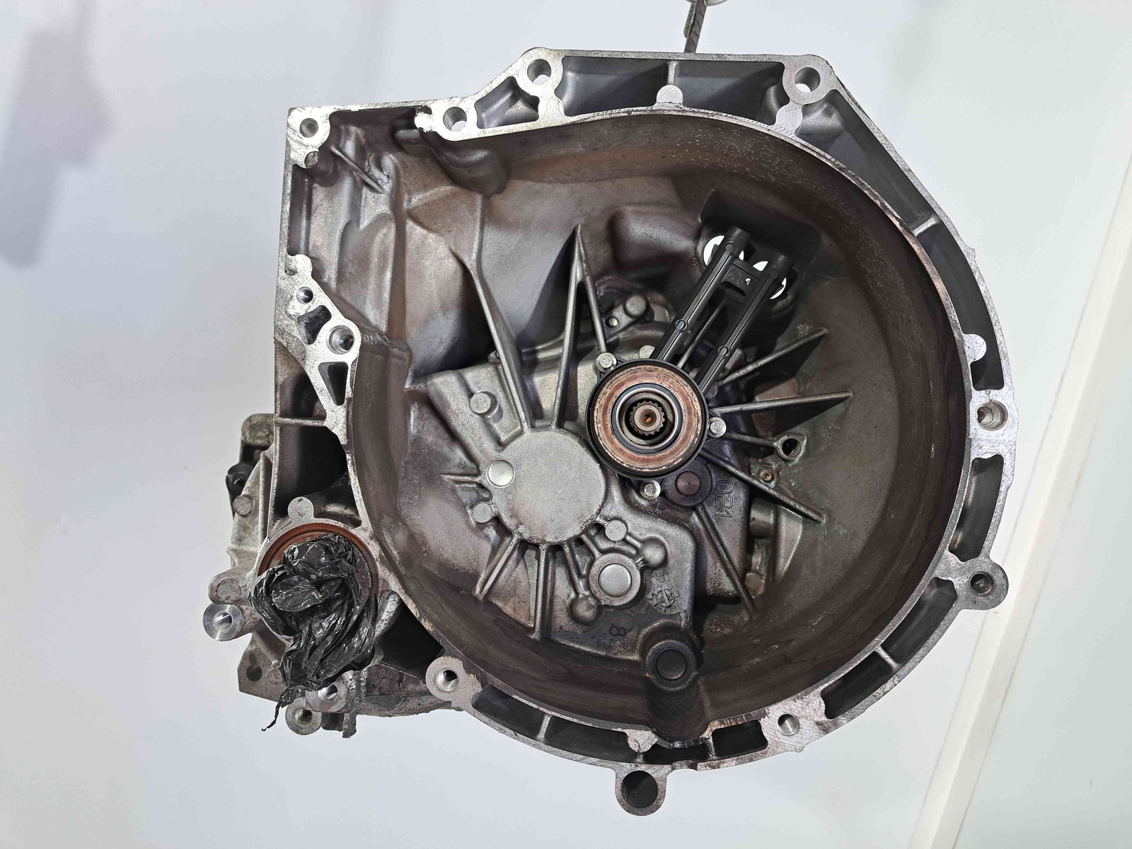 Cutie viteze manuala 5 trepte Ford Fiesta 6 facelift [Fabr 2008-2019] 1.5 TDCI UGJC 70KW / 95CP - imagine 1