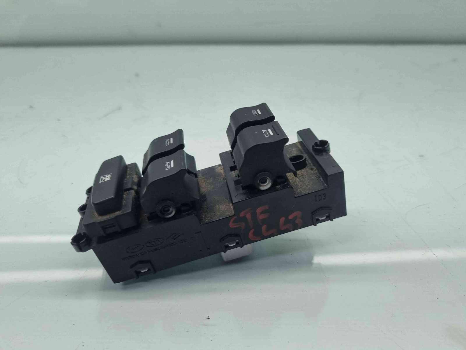 Butoane comanda geamuri sofer Hyundai i40 Wagon [Fabr 2012-2019] 93570-3Z050 - imagine 5