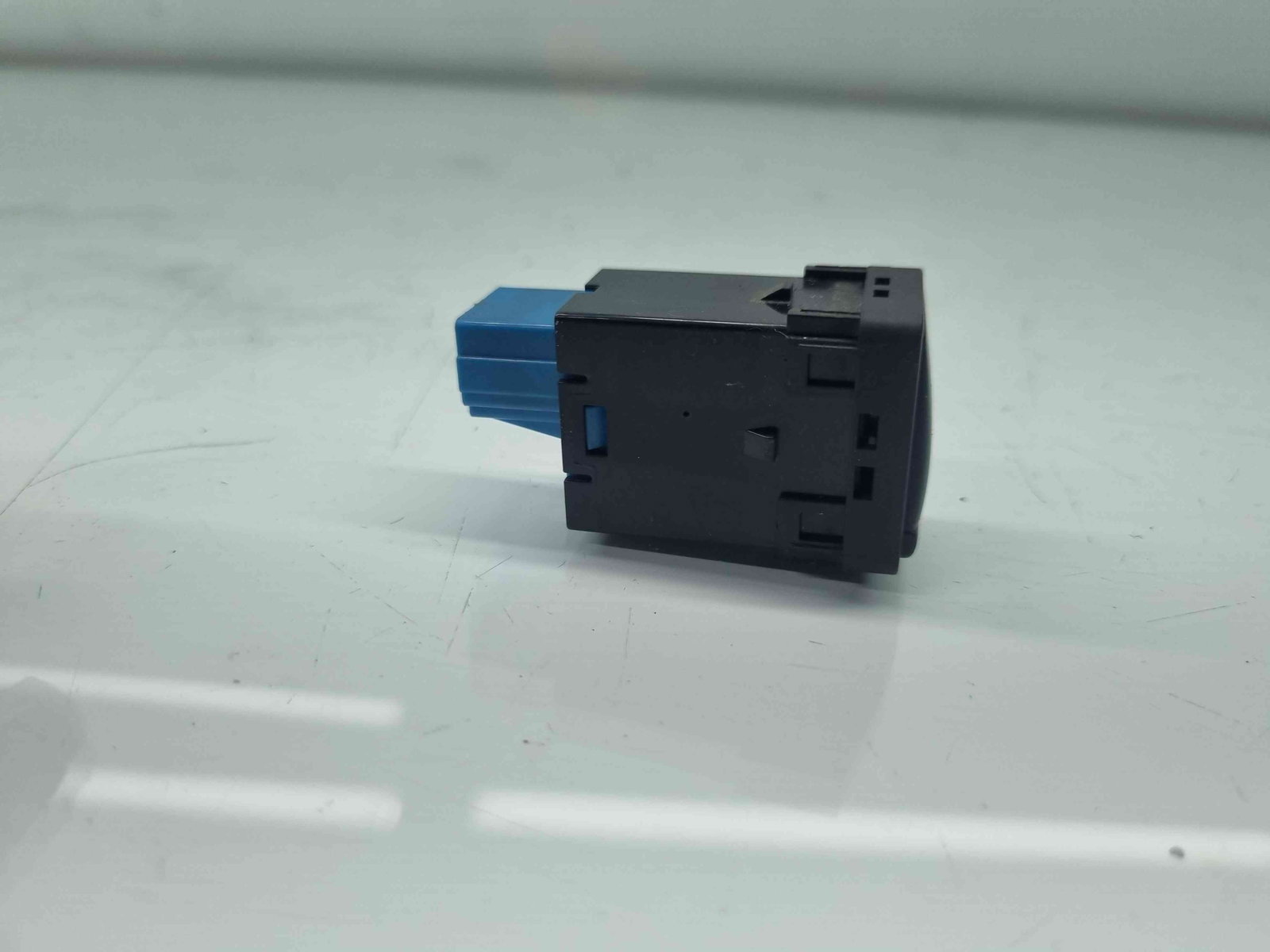 Buton START/STOP Nissan X-Trail (T32) [Fabr 2013-prezent] OEM - imagine 2