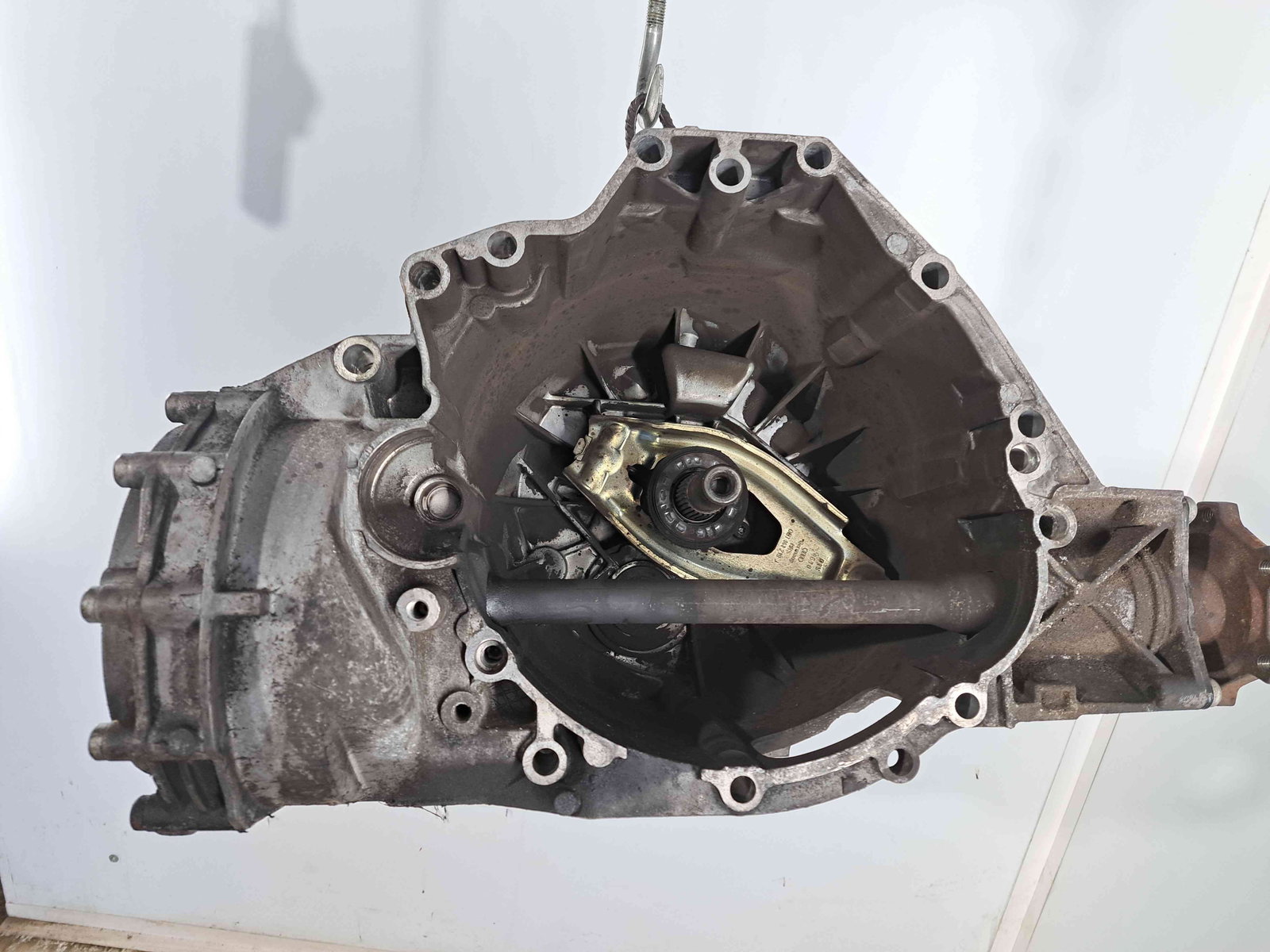 Cutie viteze manuala 6 trepte Audi Q5 (8RB) [Fabr 2008-2016] S-line 2.0 TDI CGLB 125KW / 170CP - imagine 2