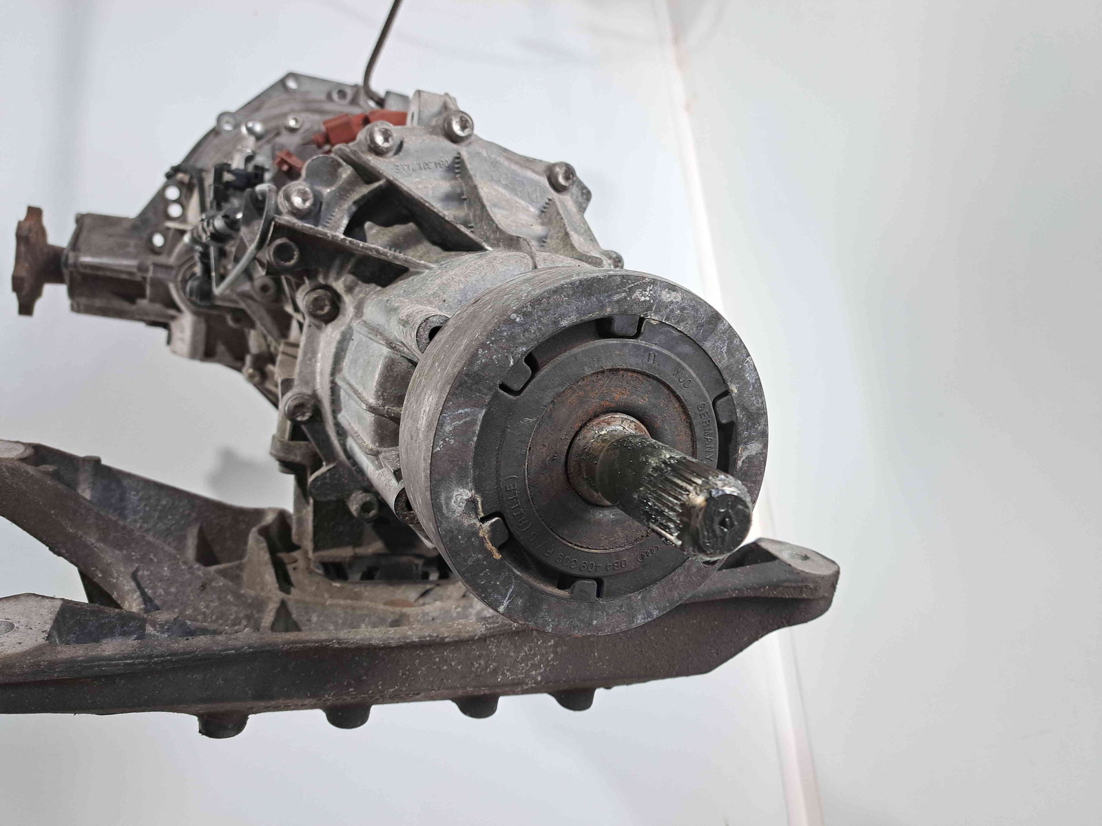 Cutie viteze manuala 6 trepte Audi Q5 (8RB) [Fabr 2008-2016] S-line 2.0 TDI CGLB 125KW / 170CP - imagine 4