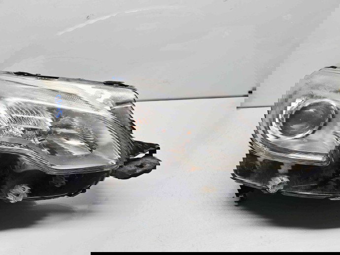  Far dreapta Peugeot 2008 [Fabr 2013-prezent] 9677810080