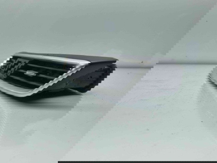  Grila aerisire centrala Nissan X-Trail (T32) [Fabr 2013-prezent] 68750 4BA0A