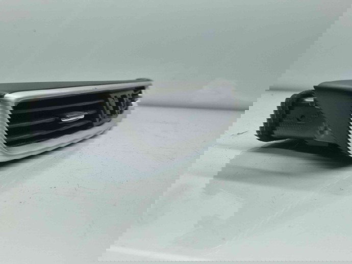  Grila aerisire centrala Nissan X-Trail (T32) [Fabr 2013-prezent] 68750 4BA0A