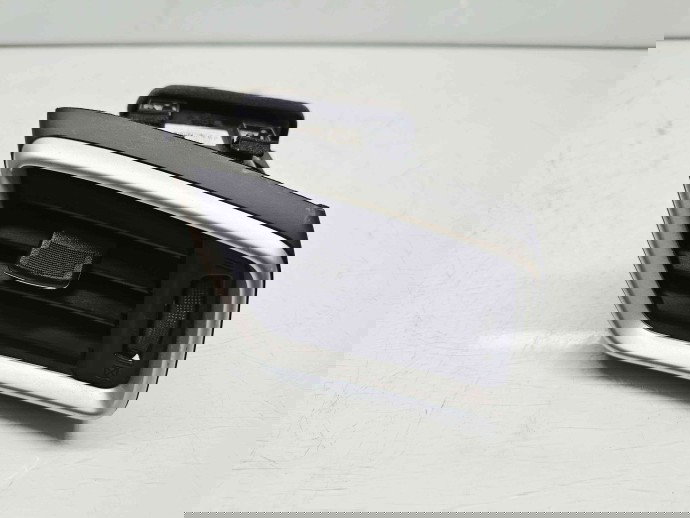  Grila aerisire centrala Nissan Qashqai (2) [Fabr 2013-2017] 687604EA0A