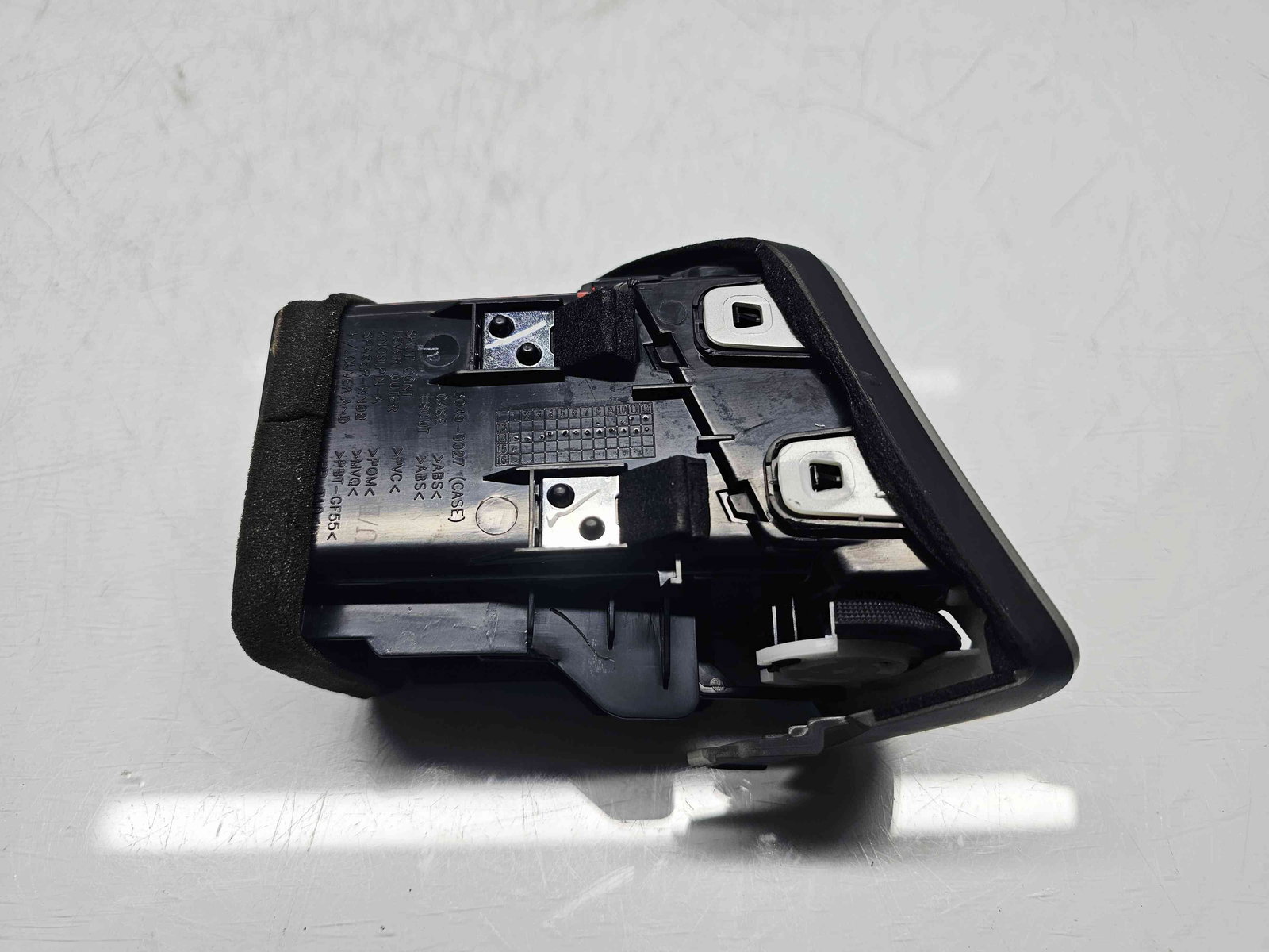 Grila aerisire centrala Nissan Qashqai (2) [Fabr 2013-2017] 687604EA0A - imagine 3